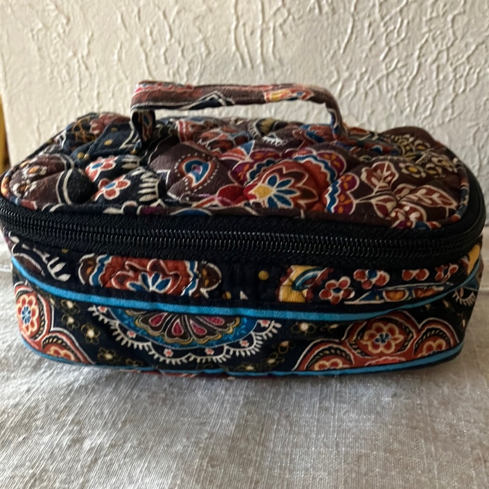 Vera Bradley travel jewelry case.  Like new!!  Two interior zipper pouches.
